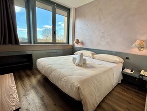 标准双人房 | 防过敏的被褥、客房内保险箱、特色装修、遮光窗帘