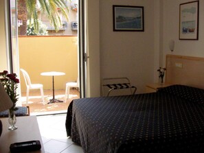 Fer et planche à repasser, accès au Wi-Fi (inclus), literie fournie