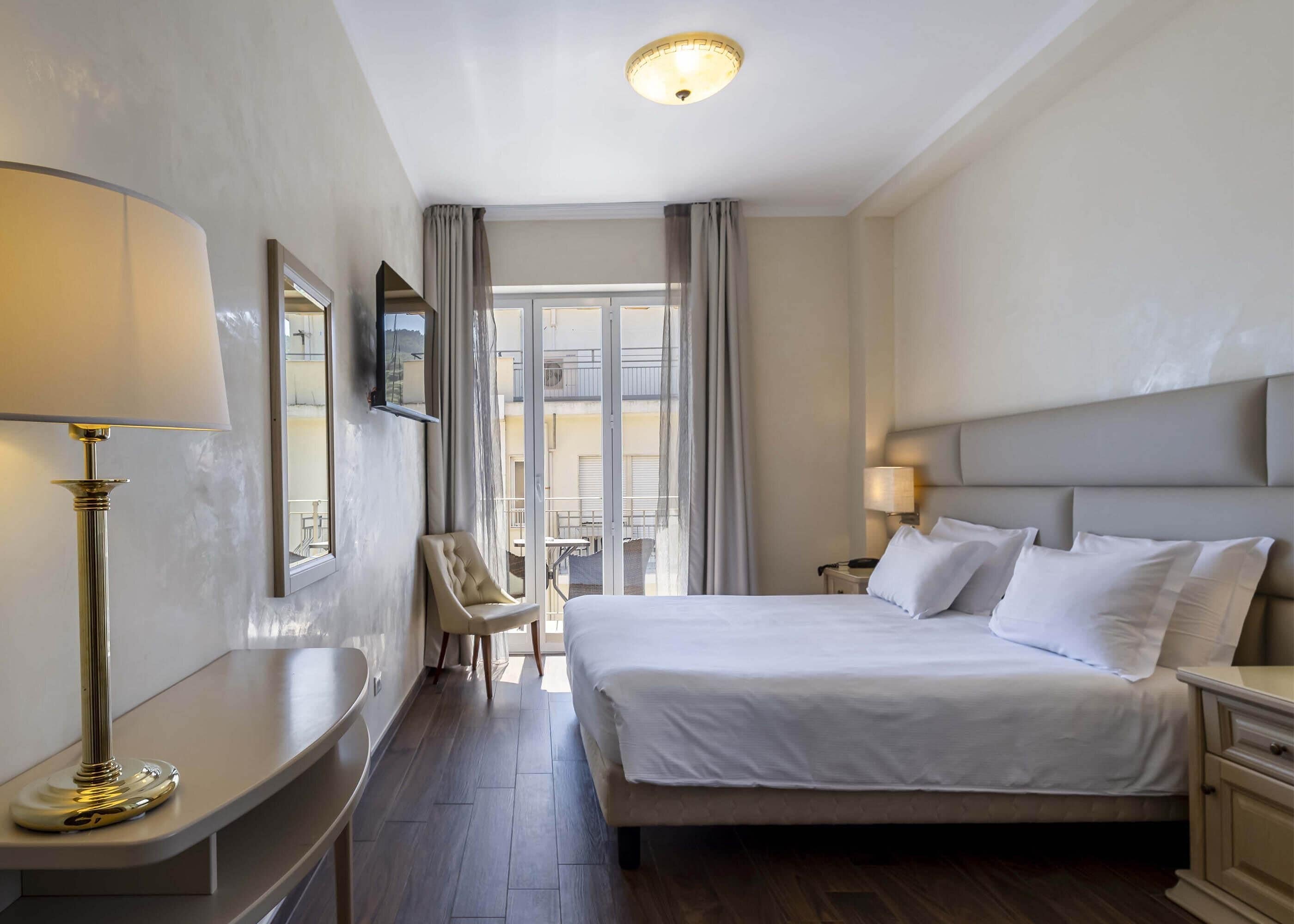 In-room safe, desk, free WiFi, bed sheets