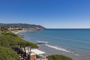 Beach nearby, fishing - B&B Hotel Diano Marina Palace (Diano Marina)
