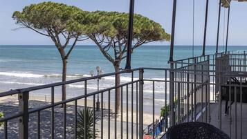 Superior-Doppelzimmer, Balkon | Zimmersafe, Schreibtisch, kostenloses WLAN, Bettwäsche