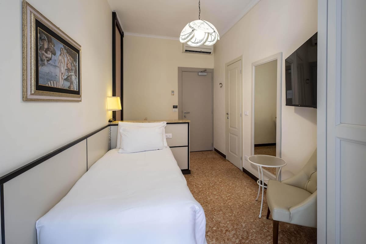 In-room safe, desk, free WiFi, bed sheets