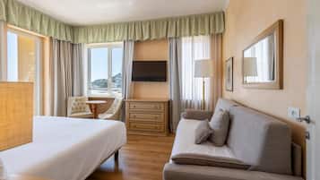 Studio Suite Superior, quang cảnh biển, sát bãi biển | Két bảo mật tại phòng, bàn, truy cập Internet không dây miễn phí