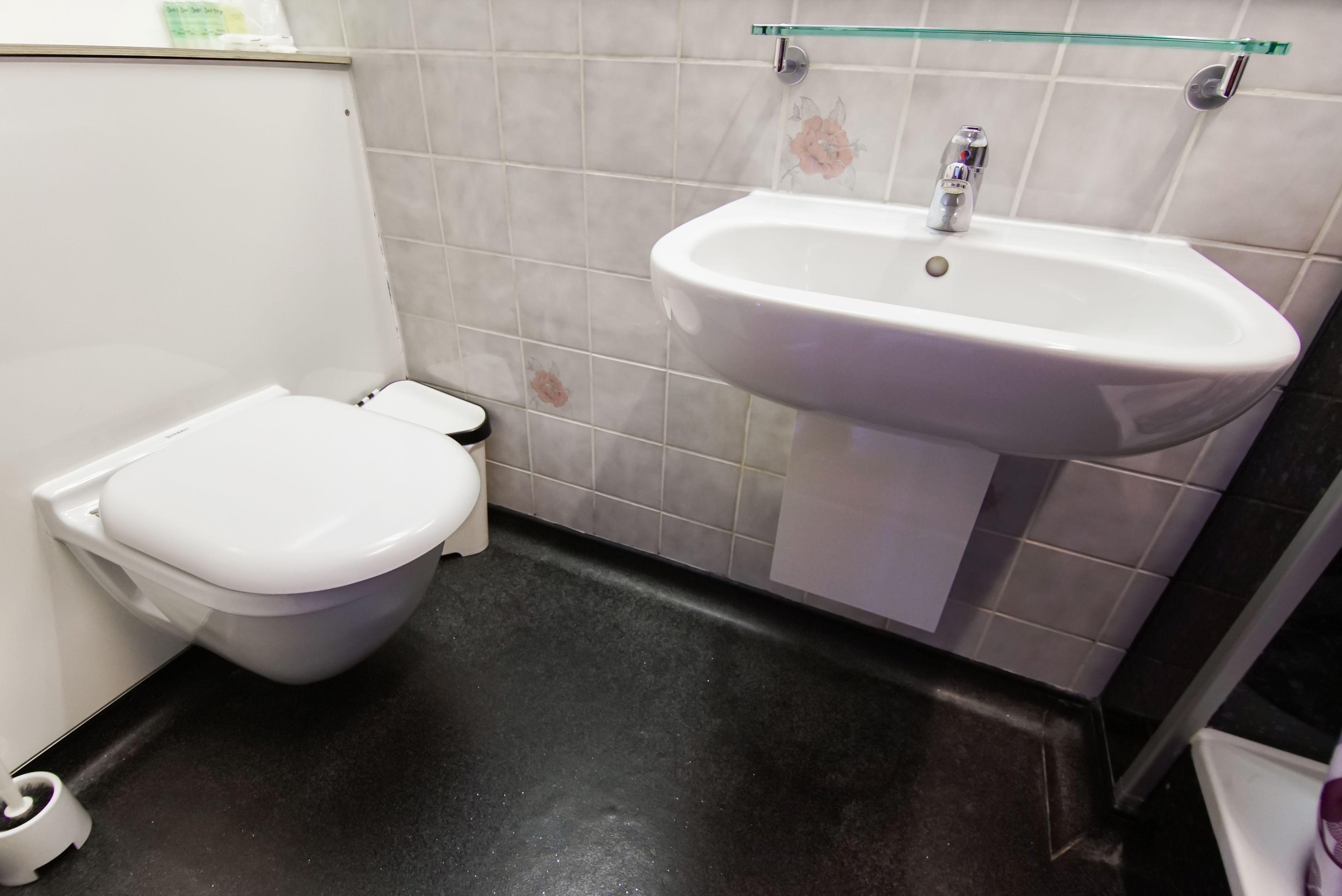 Badeværelse | Gratis toiletartikler, håndklæder