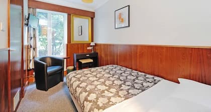 London Visitors Hotel