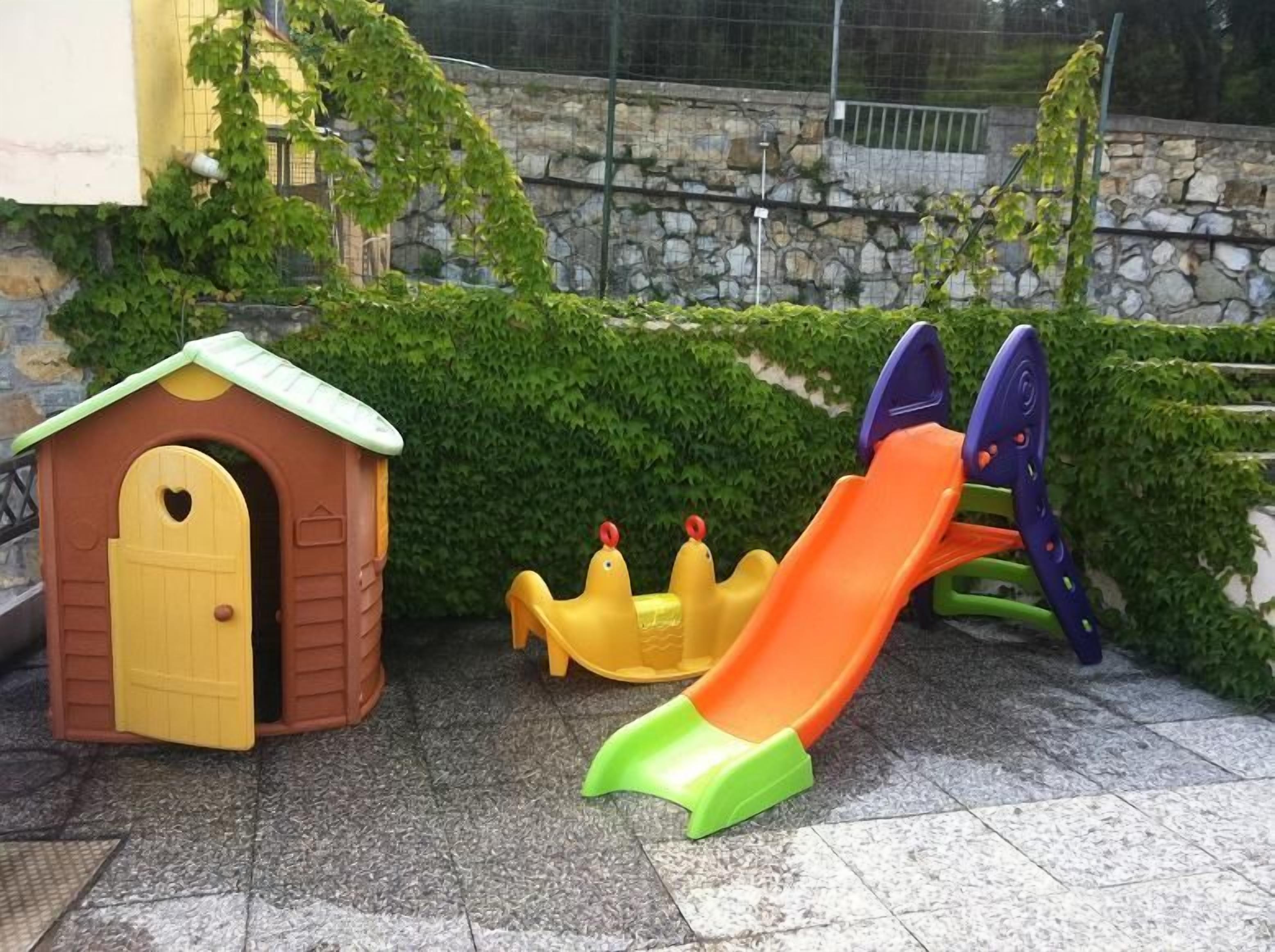 children’s play area – outdoor