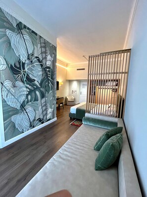 Caja de seguridad en la habitación y sistema de insonorización 