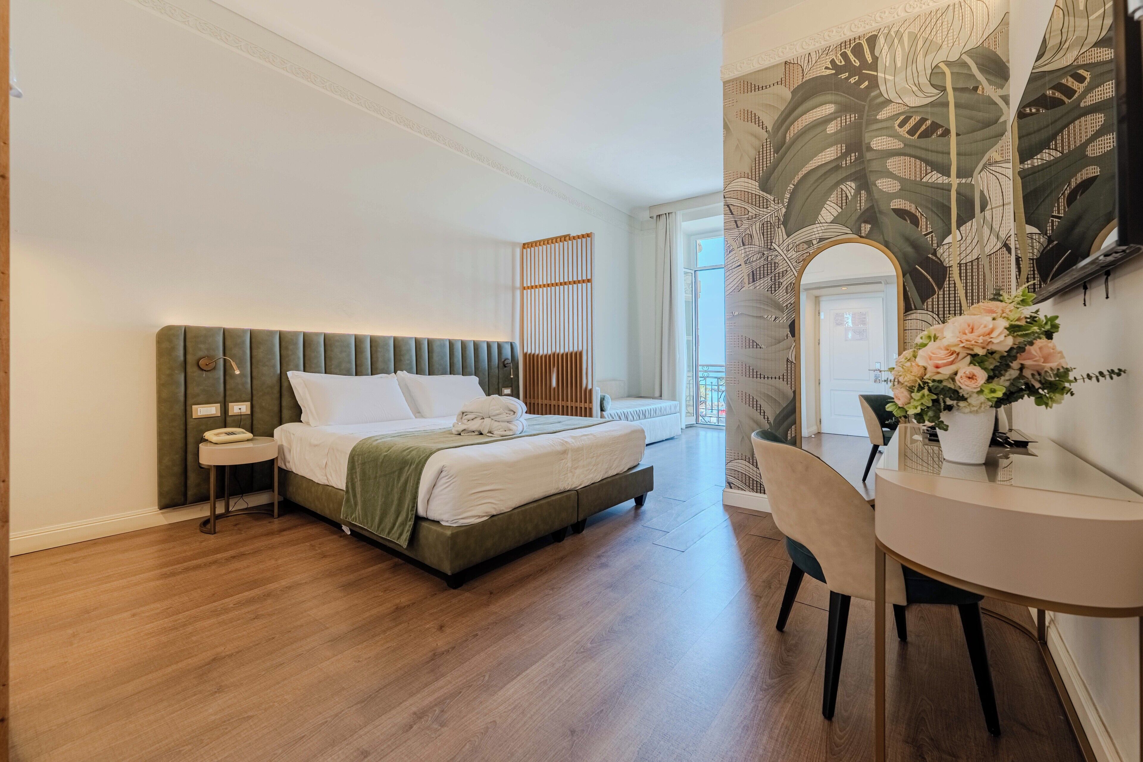 Caja de seguridad en la habitación y sistema de insonorización 