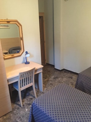 Premium bedding, in-room safe, desk, soundproofing - Hotel Belvedere (Sanremo)