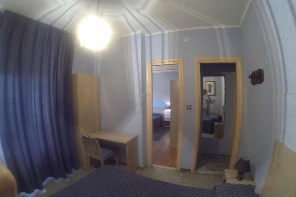 Premium bedding, in-room safe, desk, soundproofing