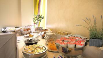 Desayuno bufé gratuito y diario