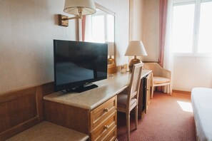 Television - Hotel Bobby Executive (Sanremo)