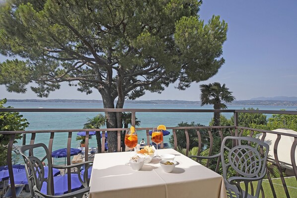 Superior Double or Twin Room, Lake View | Balcony view - Hotel Marconi (Sirmione)