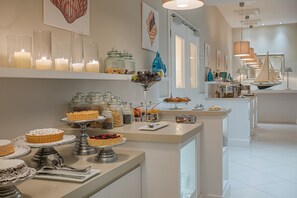 Petit déjeuner buffet compris tous les jours