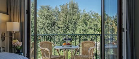 Habitación doble estándar, balcón, vista al jardín | Vista desde la habitación