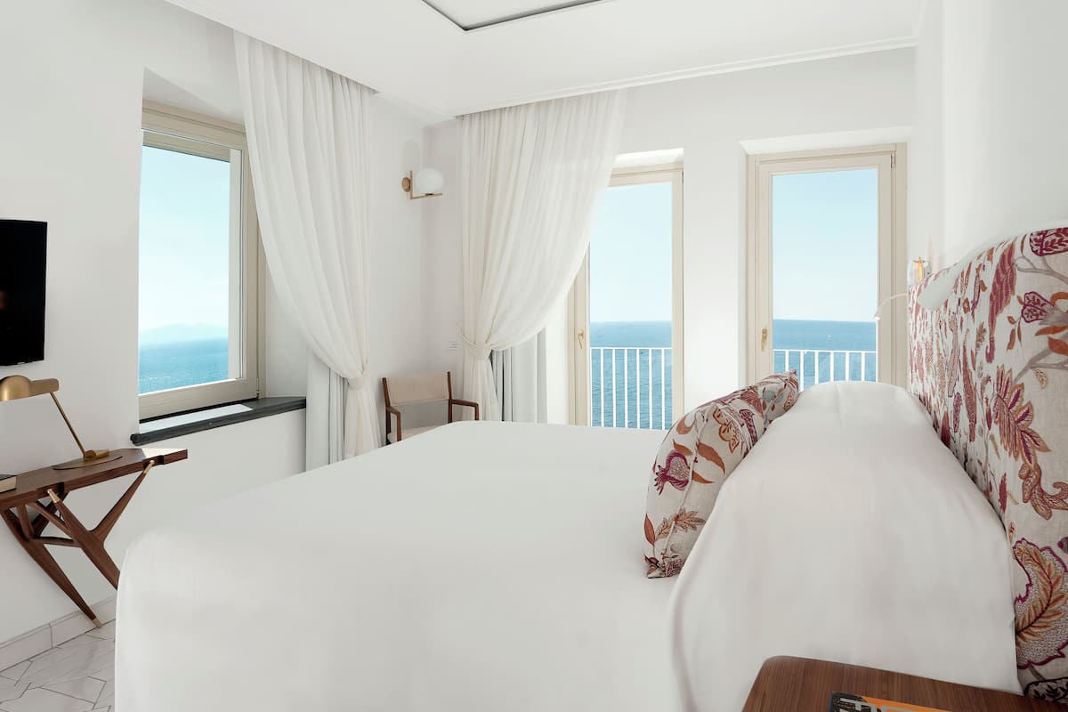 Premium bedding, minibar, in-room safe, desk