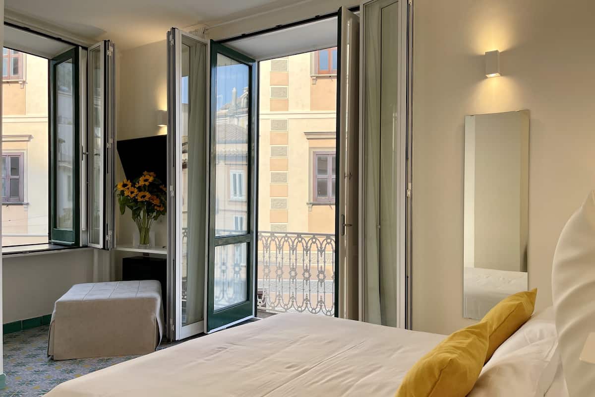 1 bedroom, blackout curtains, bed sheets