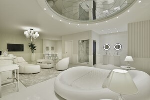 1 quarto, roupas de cama premium, frigobar, cofres nos quartos