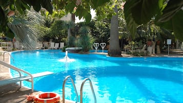 Kolam renang terbuka