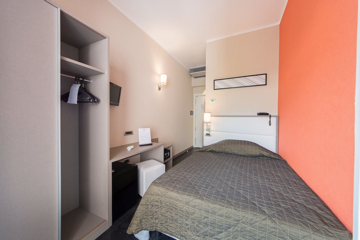 Hochwertige Bettwaren, Minibar, Zimmersafe, Schreibtisch