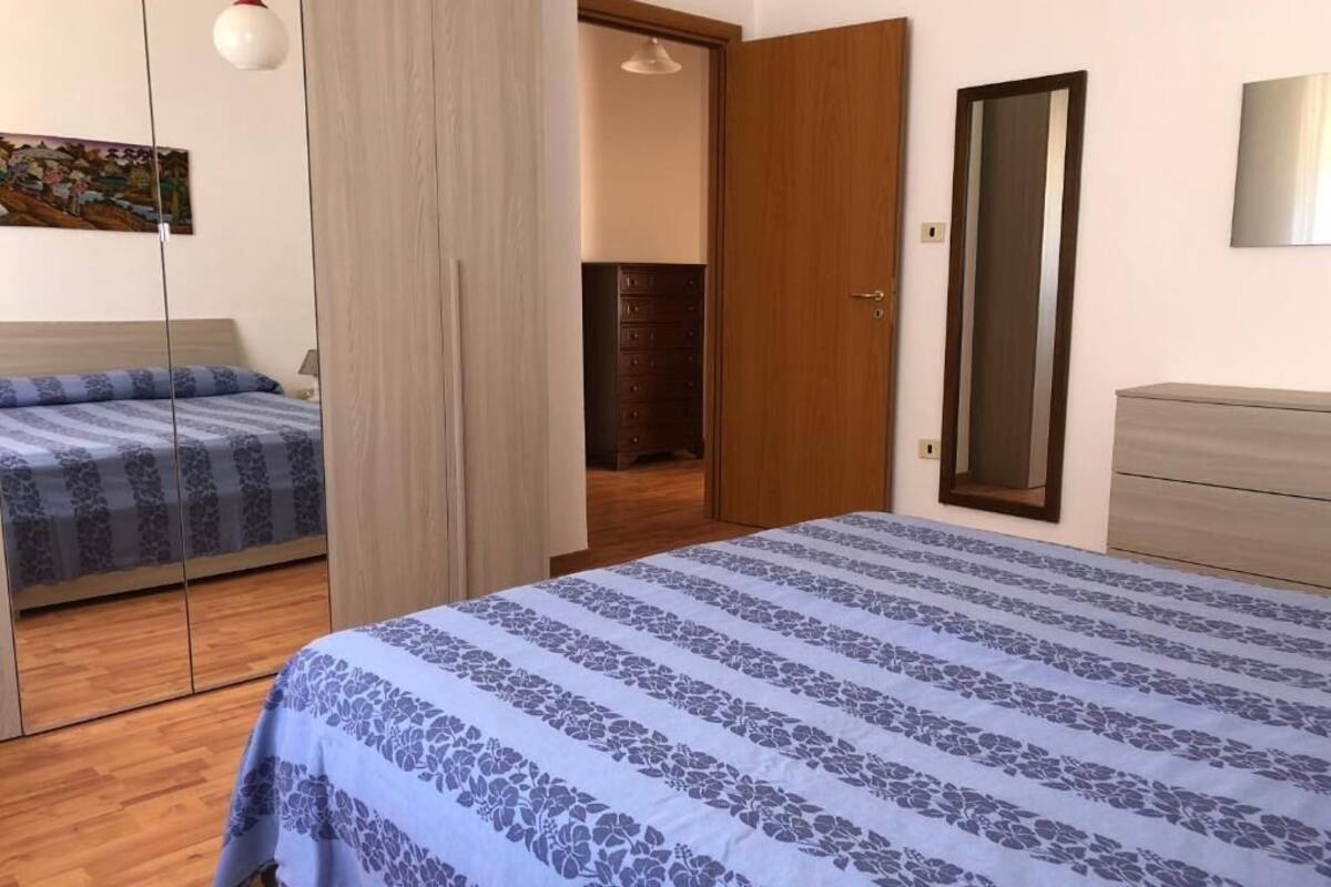 Leilighet – comfort, balkong, bakgårdsutsikt | Safe på rommet, barnesenger, wi-fi (inkludert) og sengetøy