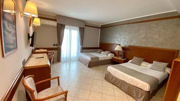 Peti besi dalam bilik, Wi-fi percuma, cadar katil