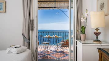 Habitación doble superior, balcón, vista al mar | Vista desde la habitación