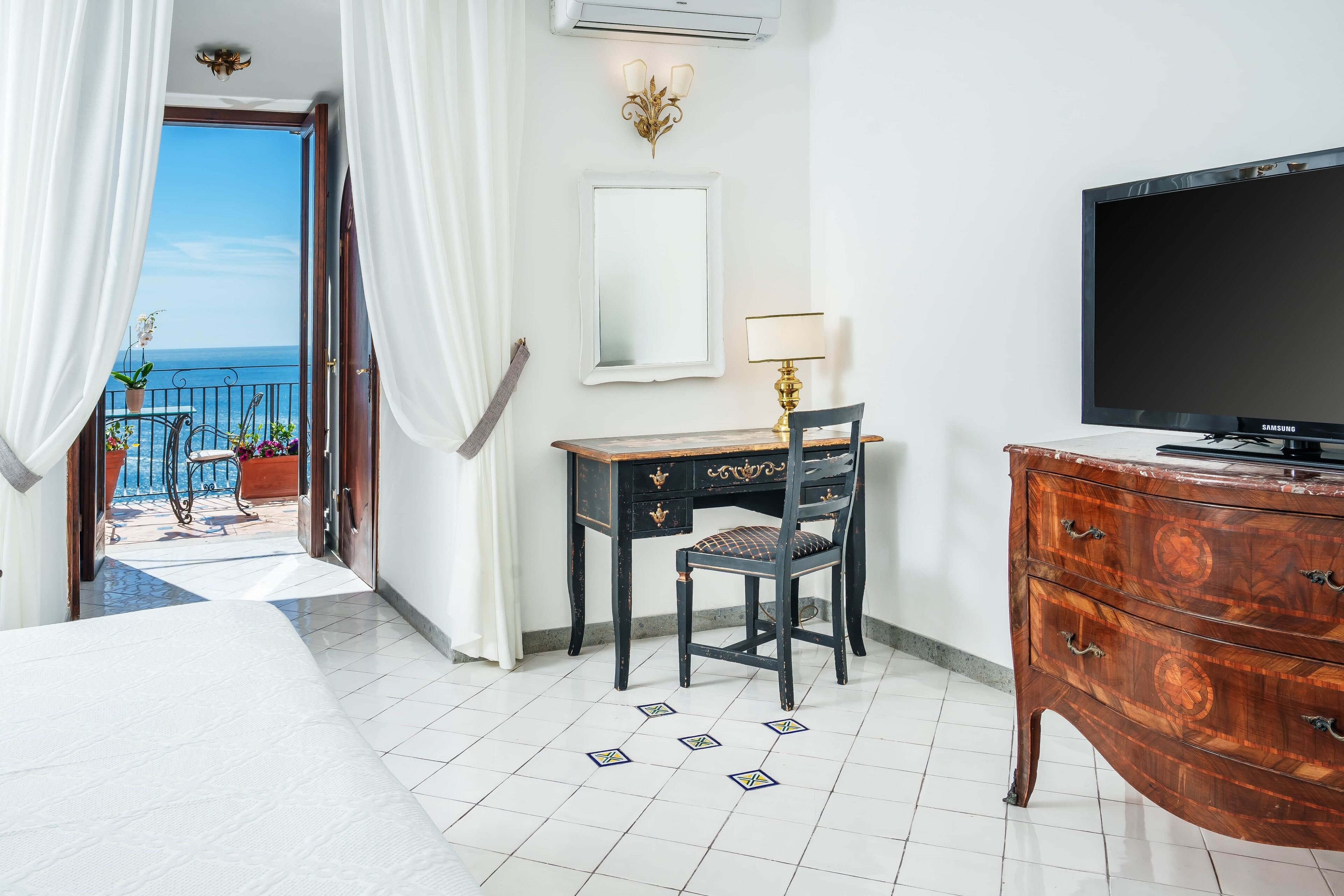 superior double room, balcony, sea view | 2 bedrooms, premium bedding, minibar, in-room safe