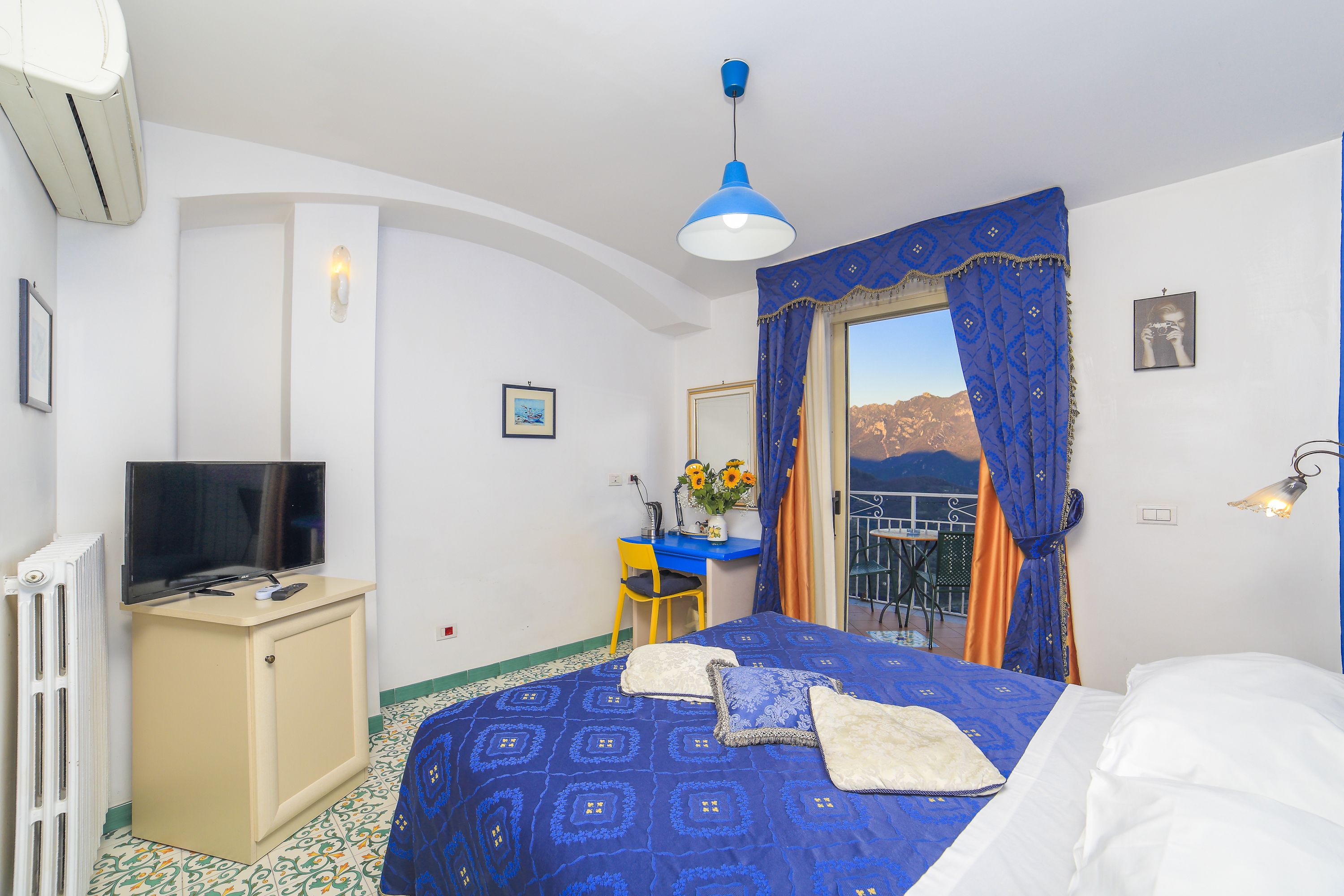 deluxe room, 1 double bed | minibar, desk, soundproofing, free cots/infant beds