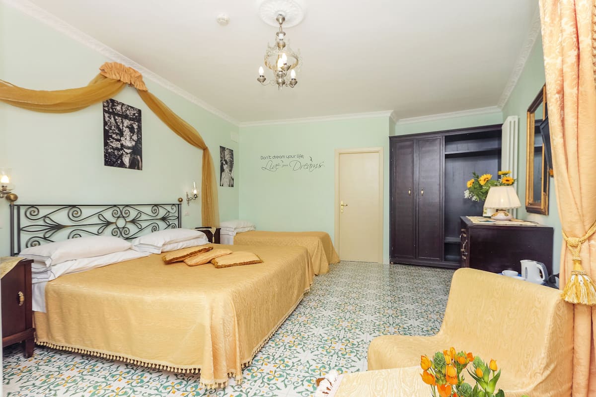 Standard Double or Twin Room | Minibar, desk, soundproofing, travel crib