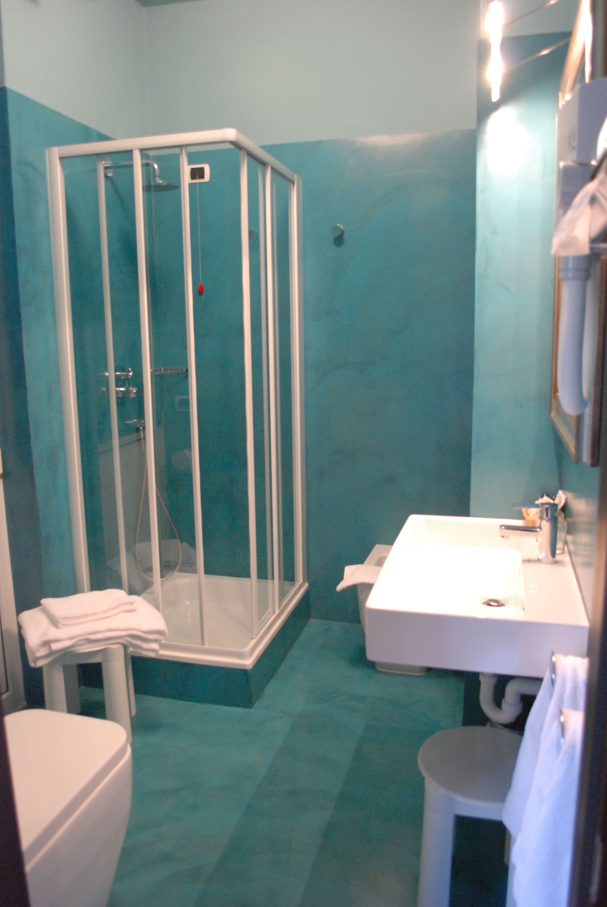 double or twin room | bathroom | free toiletries, hair dryer, bidet, towels