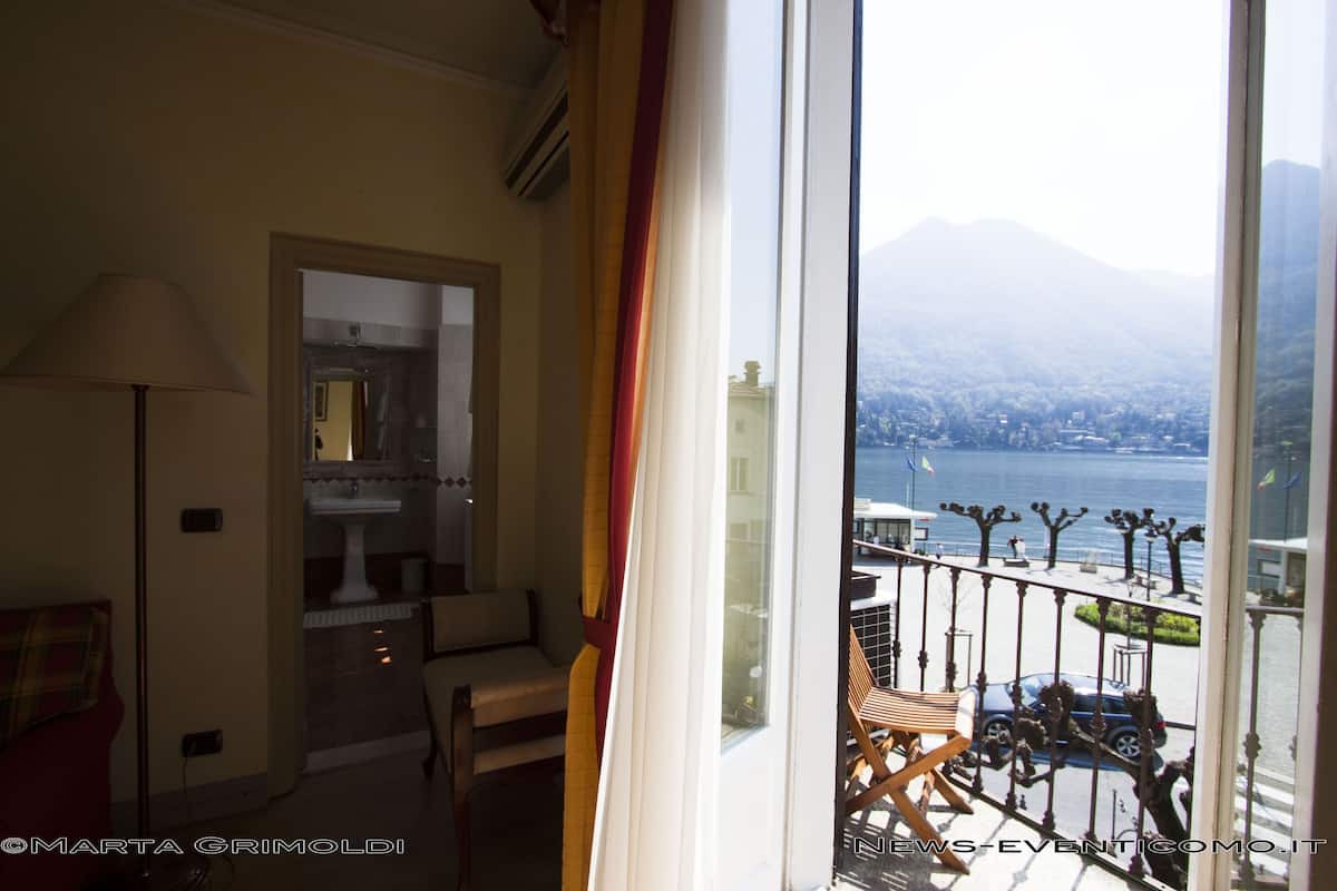 double room, lake view | balcony