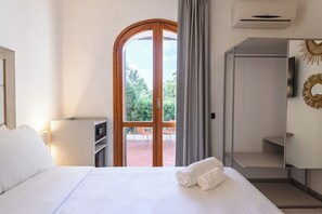 Standard Single Room, Non Smoking | In-room safe, desk, blackout curtains, soundproofing