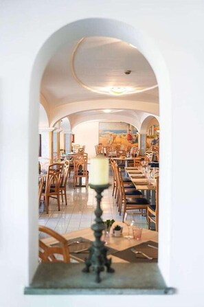 Breakfast, lunch, dinner served; Mediterranean cuisine  - Hotel Don Pepe Terme & Beauty Farm (Lacco Ameno)
