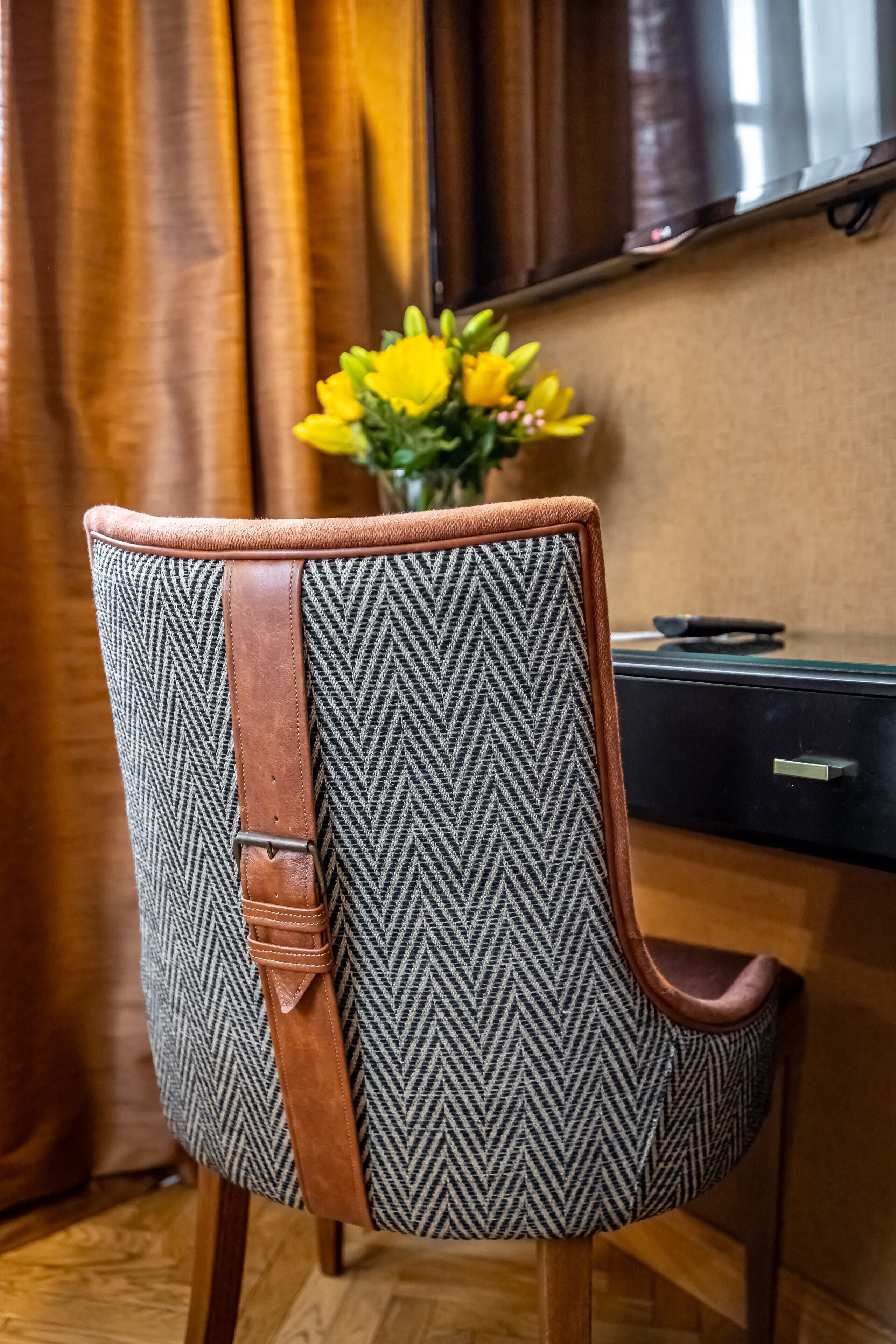 classic double room, non smoking, courtyard view | 1 bedroom, down duvets, minibar, in-room safe