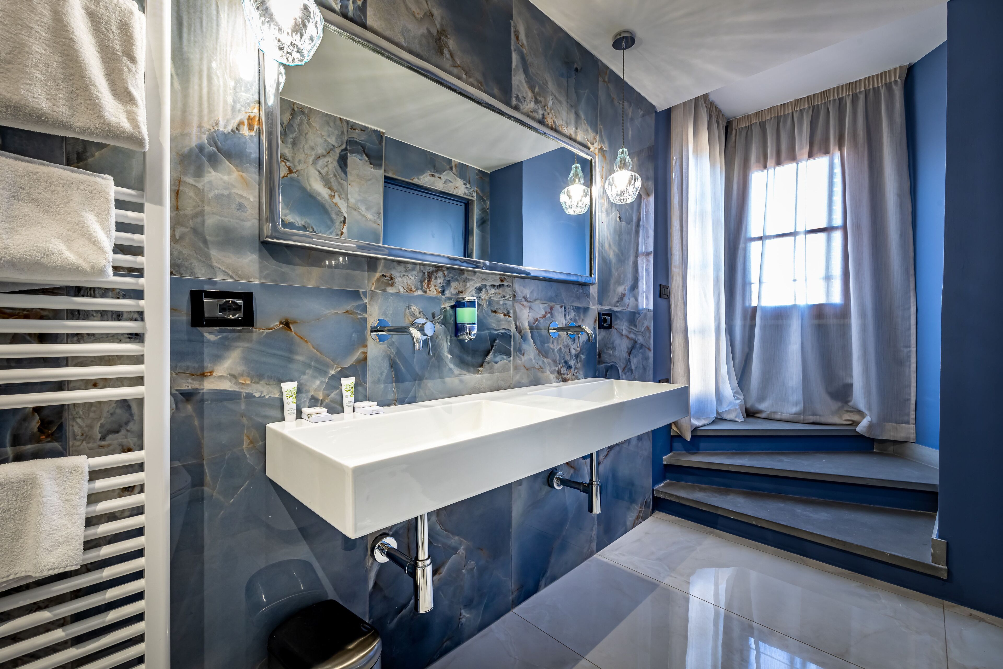 double room (duomo view - 40) | bathroom | shower, eco-friendly toiletries, hair dryer, bidet