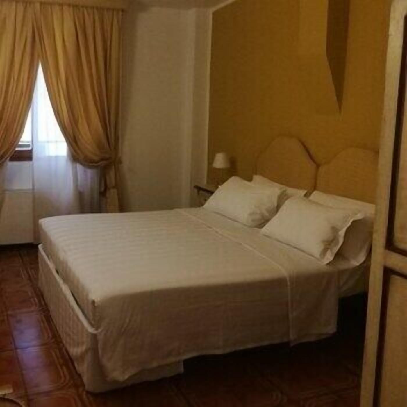 Premium bedding, in-room safe, free cots/infant beds, free WiFi