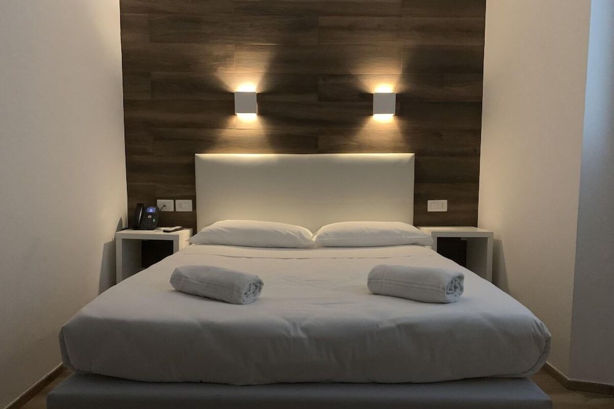 Premium bedding, in-room safe, free cots/infant beds, free WiFi