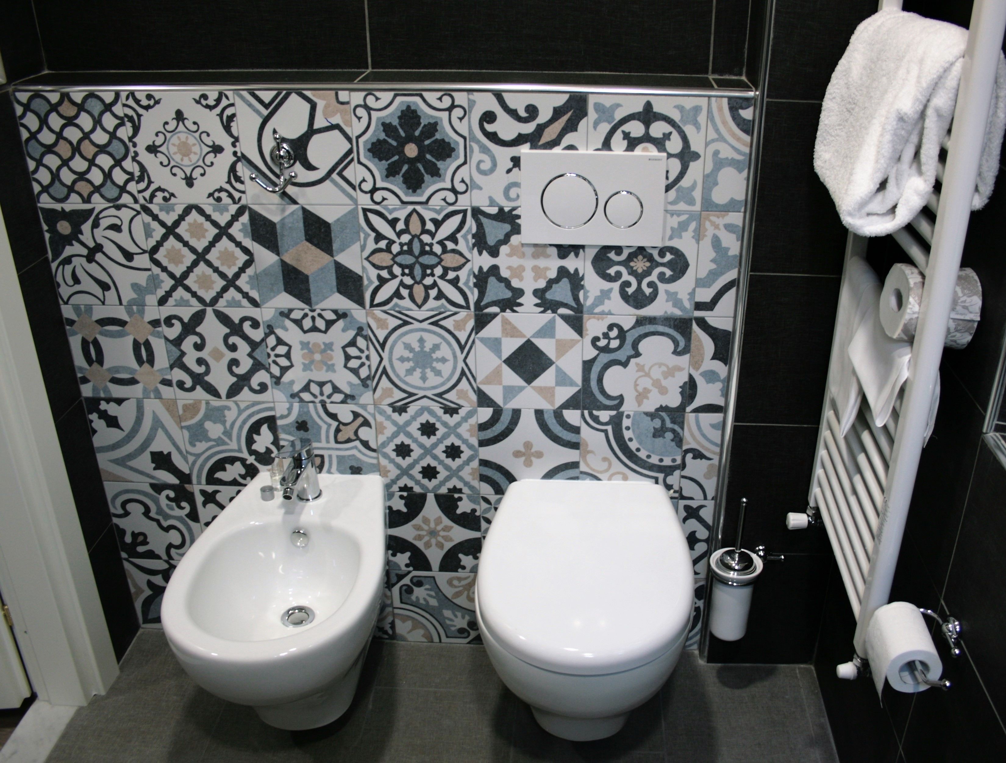 shower, free toiletries, hair dryer, bidet