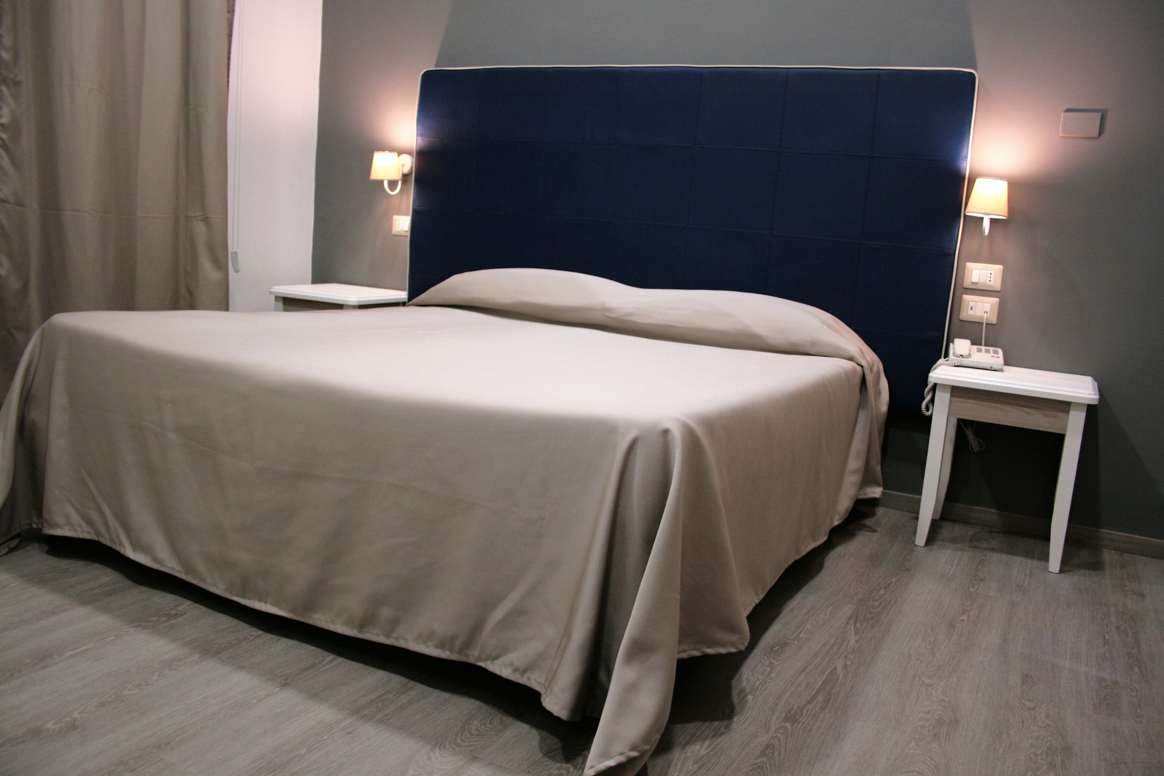 egyptian cotton sheets, premium bedding, select comfort beds, minibar