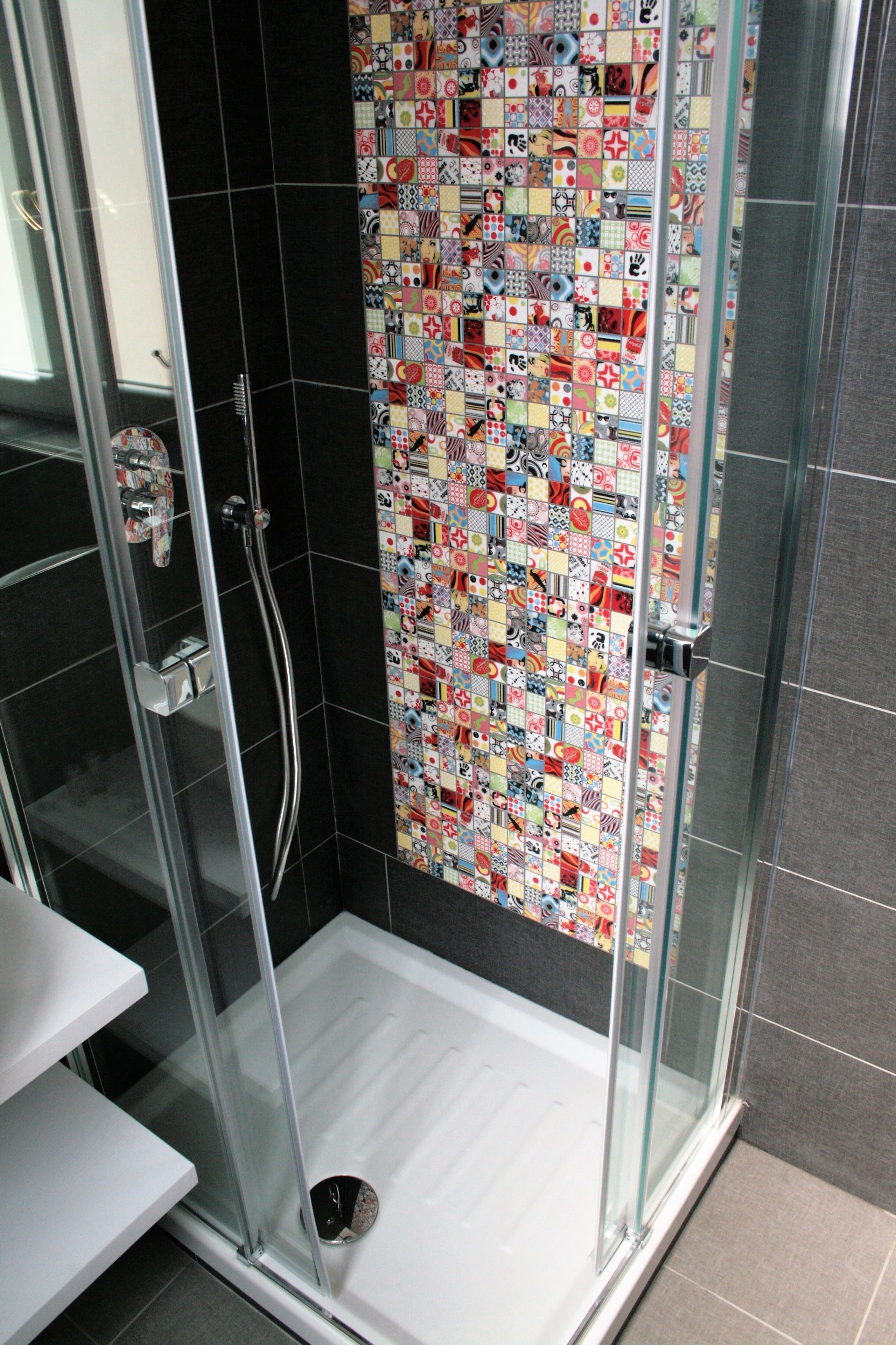 shower, free toiletries, hair dryer, bidet