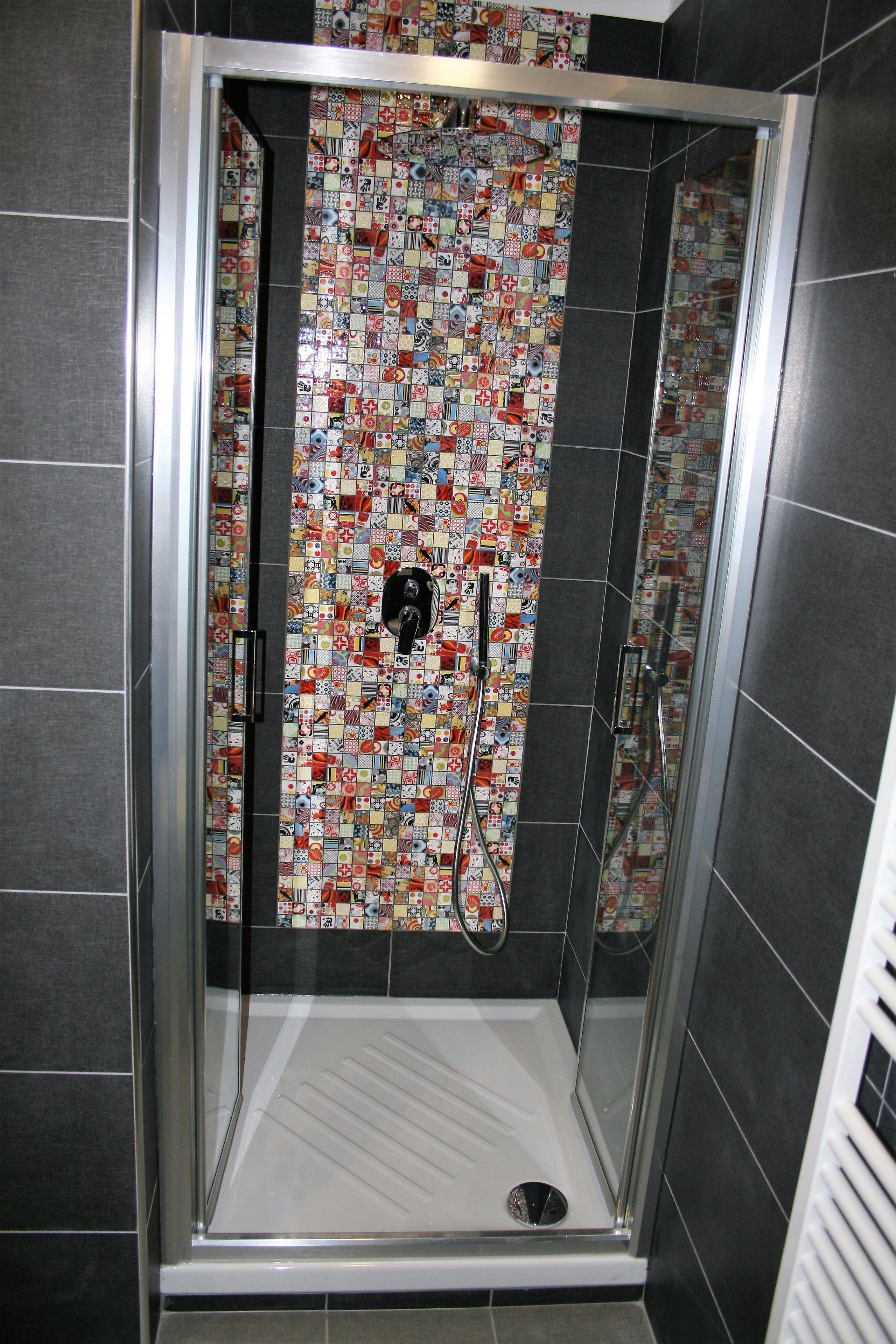 shower, free toiletries, hair dryer, bidet