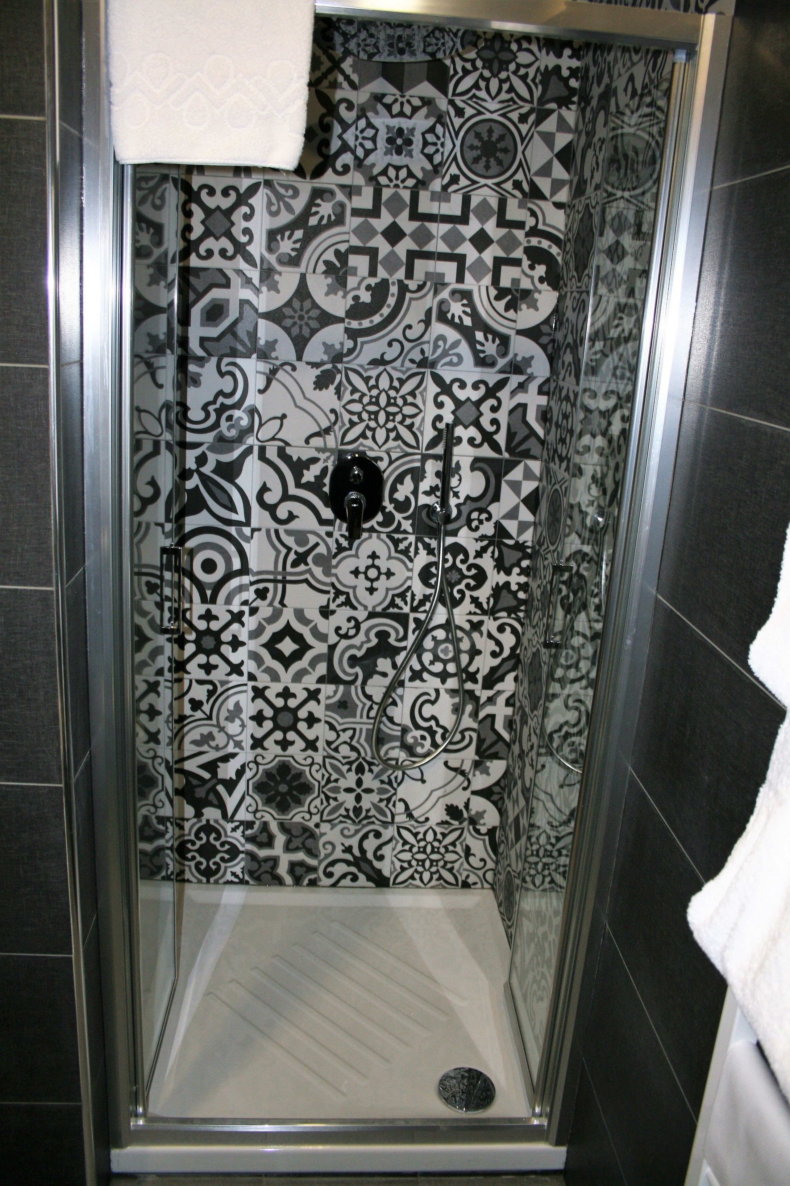 shower, free toiletries, hair dryer, bidet