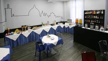 Petit déjeuner préparé à la commande compris tous les jours