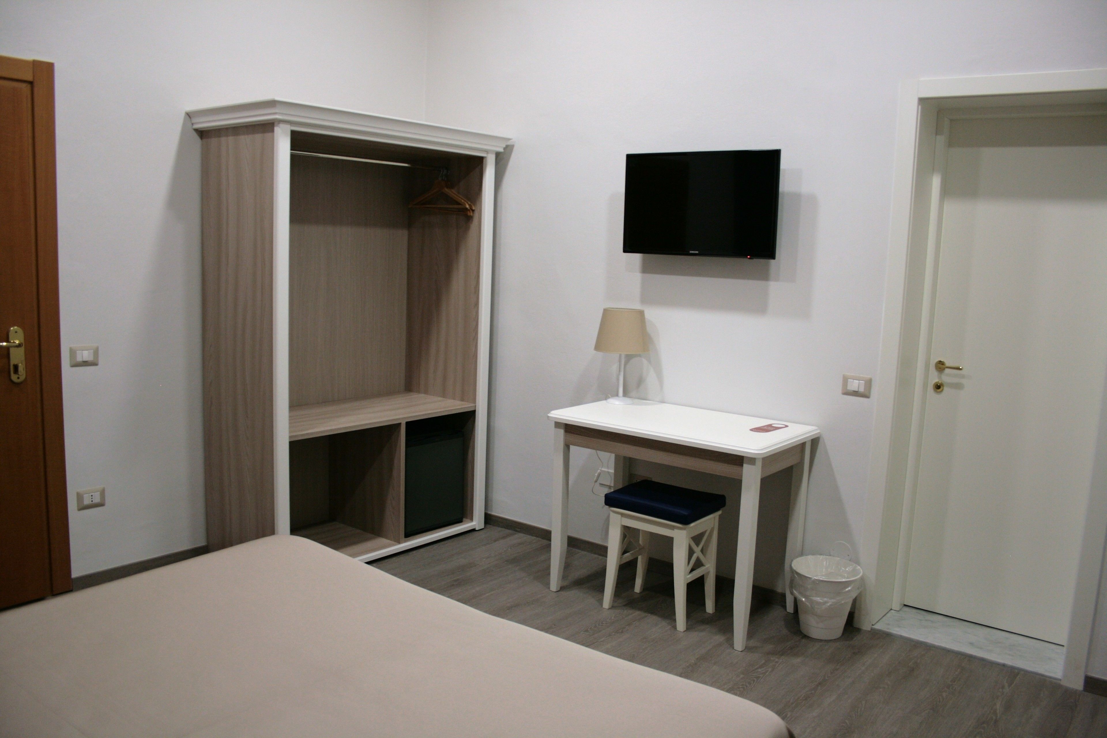 egyptian cotton sheets, premium bedding, select comfort beds, minibar