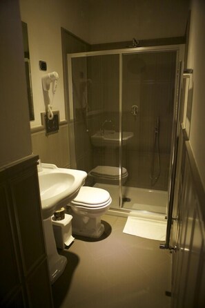 Bathroom - Lombardia (Florence)