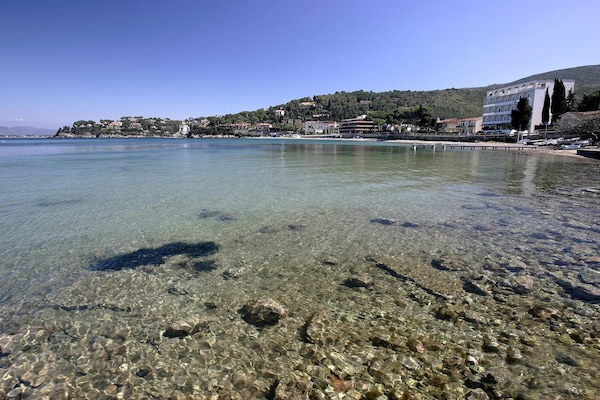 Spiaggia privata nelle vicinanze, lettini da mare, ombrelloni