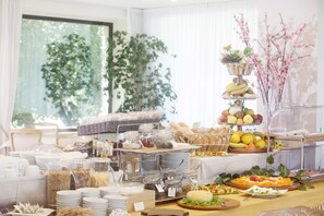 Petit déjeuner préparé à la commande compris tous les jours