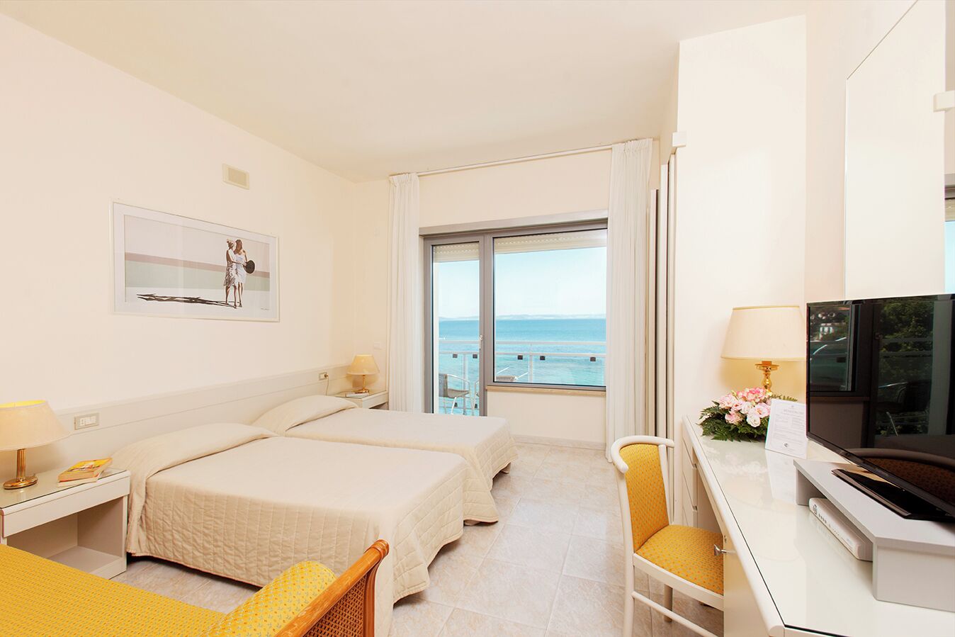 superior double room, sea view | minibar, in-room safe, desk, free wifi