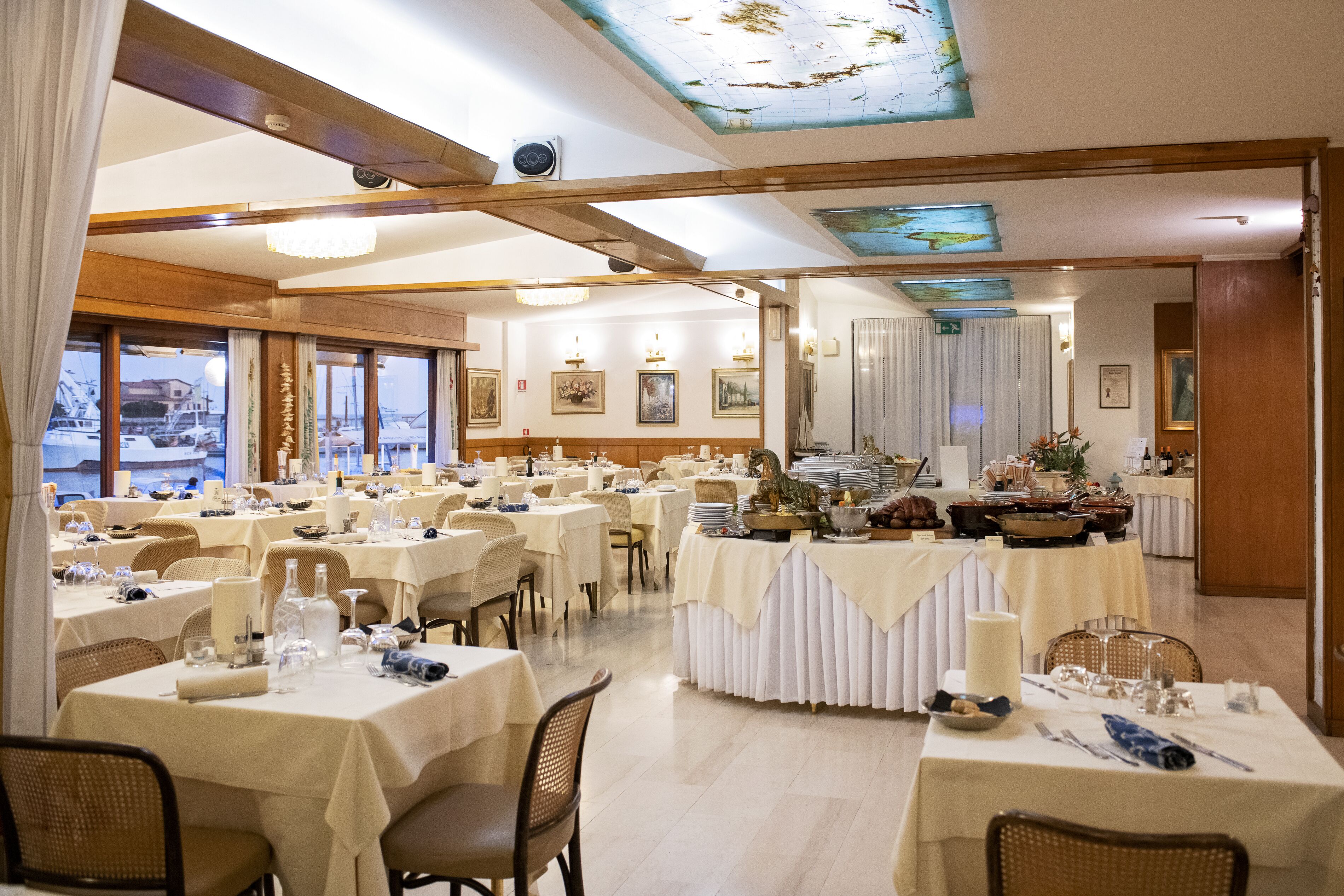 lunch and dinner served, italian cuisine